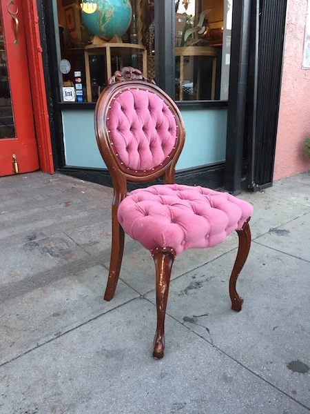 Vanity pink chair deals